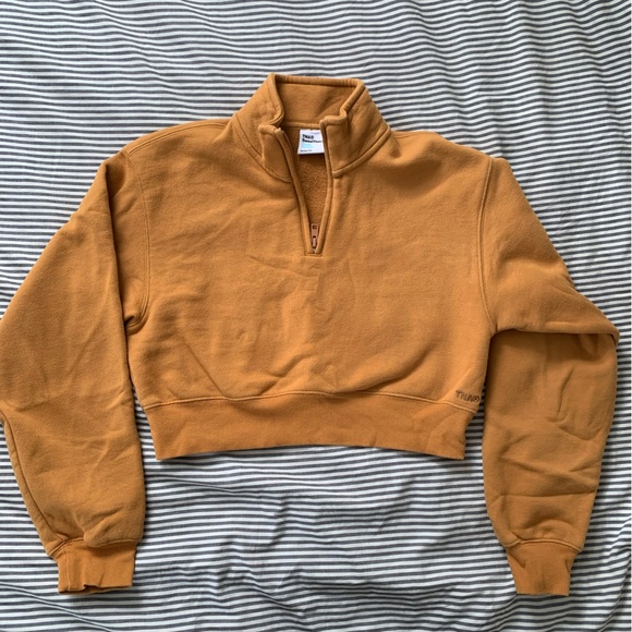 Aritzia Cropped Sweater - Picture 1 of 5